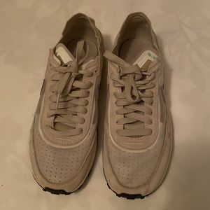 6.5 Women’s Nike Sneakers